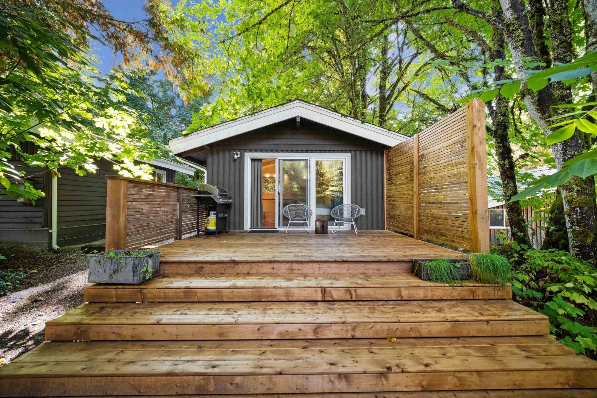 Sunwolf Riverside Cabins Brackendale Dış mekan fotoğraf