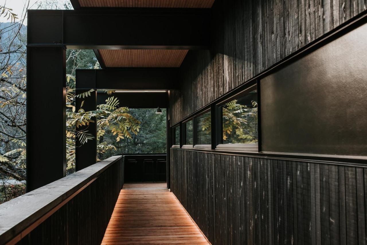 Sunwolf Riverside Cabins Brackendale Dış mekan fotoğraf